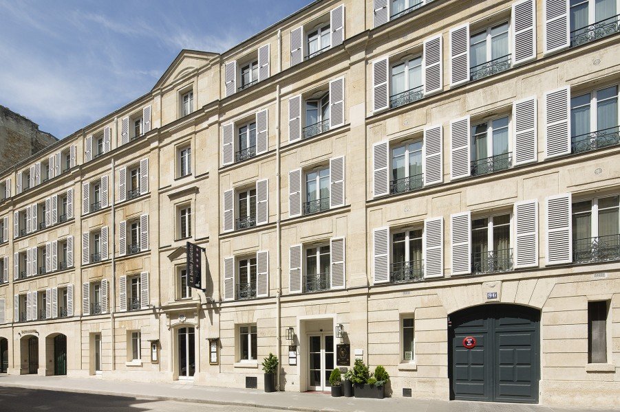 hotel le clos juliette-terrasse-hotel_paris-Les Boomeuses-femme-50 ans