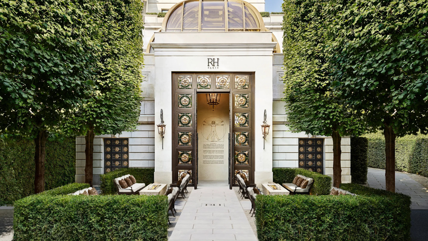 RH Parissur les Champs-élysées